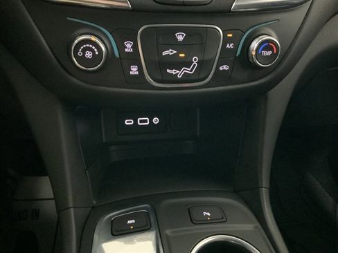 Used 2023 Chevrolet Equinox LT w/ LPO, Floor Liner Package image 34