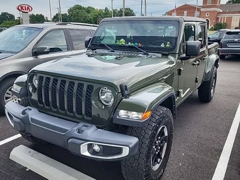 Used 2022 Jeep Gladiator Sport AWD/4WD image 1
