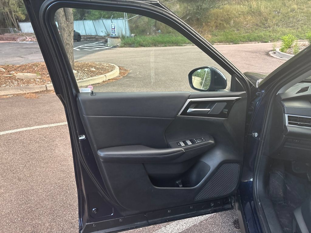 Used 2024 Mitsubishi Outlander FWD image 9