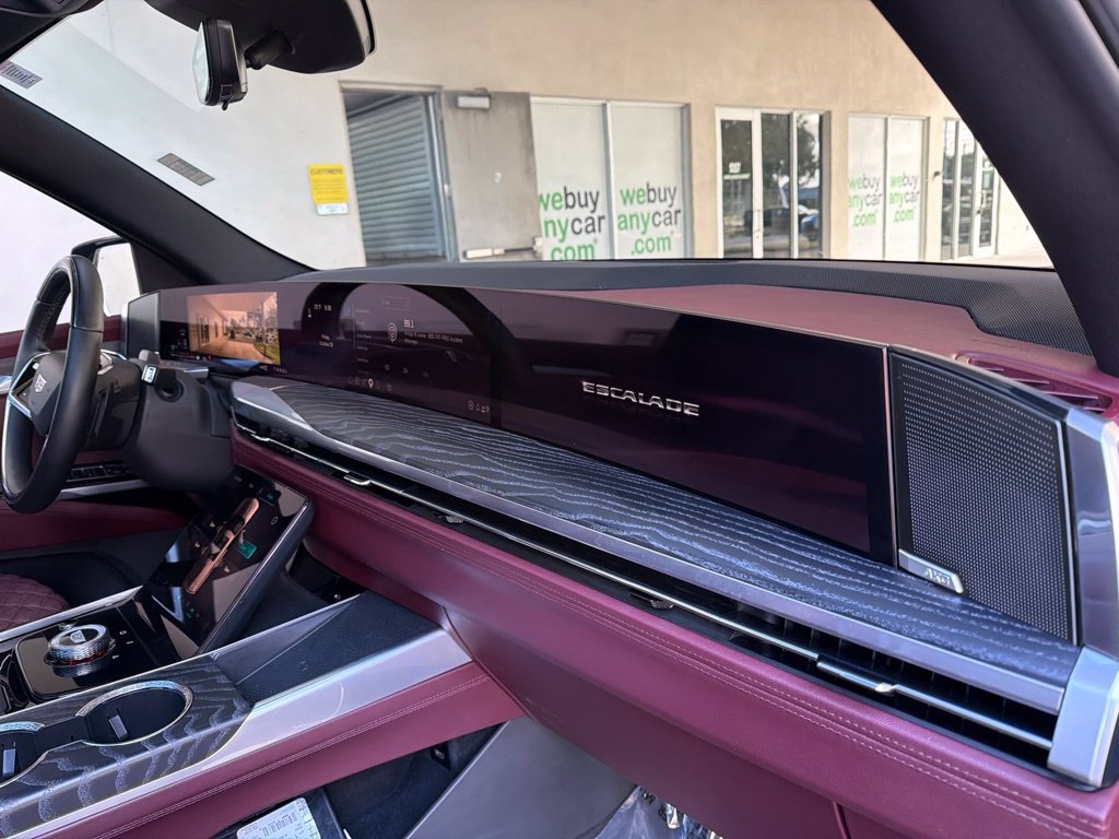 Used 2025 Cadillac Escalade Premium Luxury w/ Touring Package AWD/4WD image 34