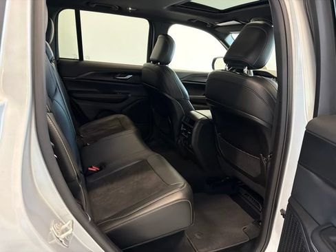 Used 2023 Jeep Grand Cherokee Altitude AWD/4WD image 37