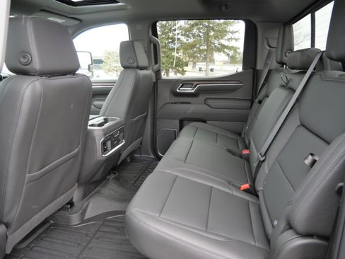 New 2026 GMC Sierra 1500 SLT w/ SLT Premium Plus Package image 4