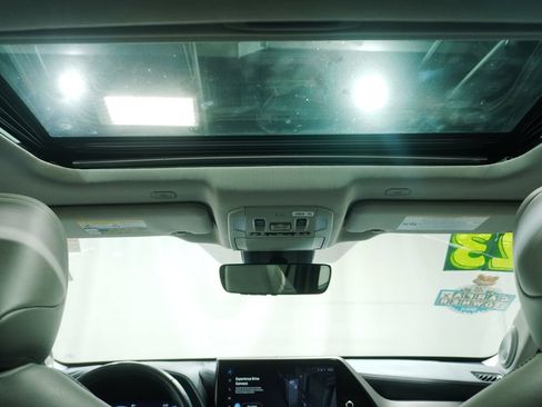 Used 2023 Toyota Highlander Limited AWD/4WD image 25