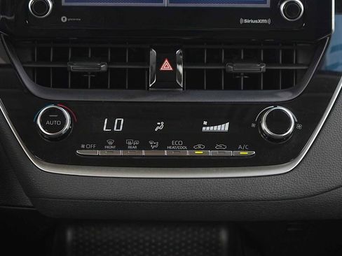 Used 2021 Toyota Corolla LE FWD image 22