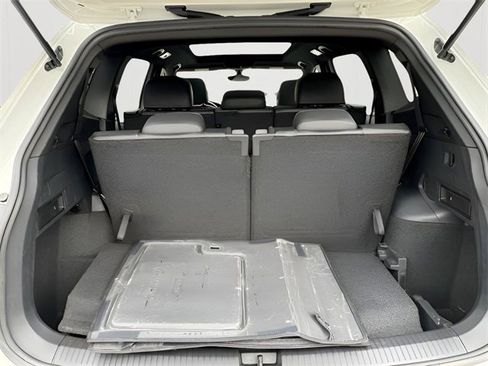 Used 2021 Volkswagen Tiguan SE R-Line w/ 3rd Row Seat Package image 12