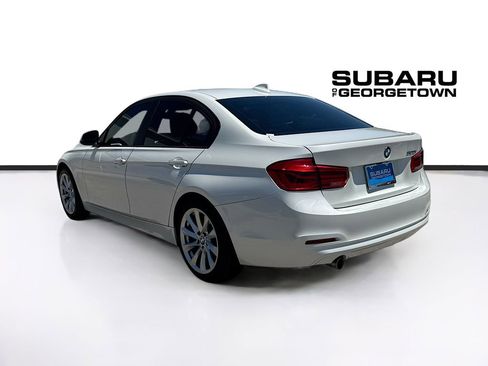 Used 2018 BMW 320i Sedan RWD image 6