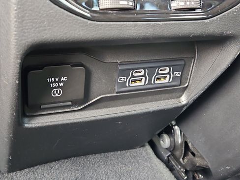 Used 2023 Jeep Grand Cherokee Altitude AWD/4WD image 14