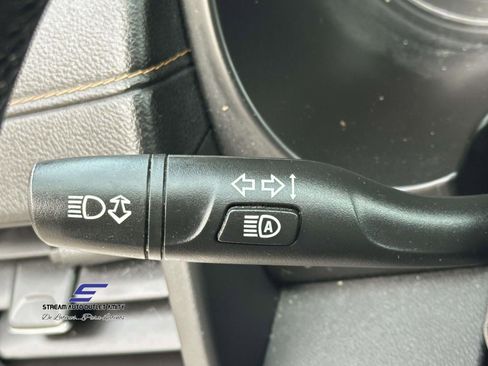 Used 2021 GMC Terrain SLT image 26