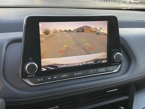 Used 2024 Nissan Rogue SV image 16