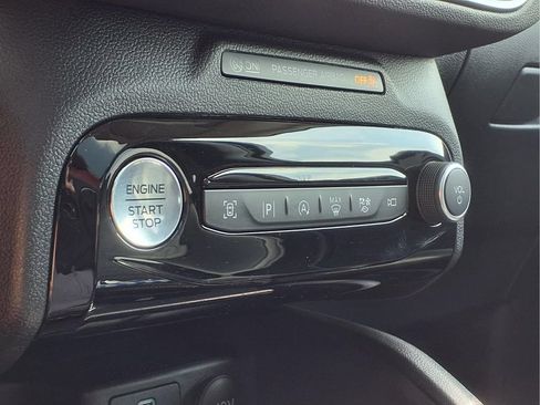 Used 2023 Ford Escape Platinum w/ Premium Technology Package AWD/4WD image 24