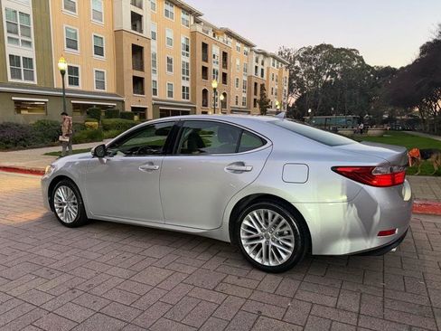 Used 2013 Lexus ES 350 w/ Luxury Pkg FWD image 7