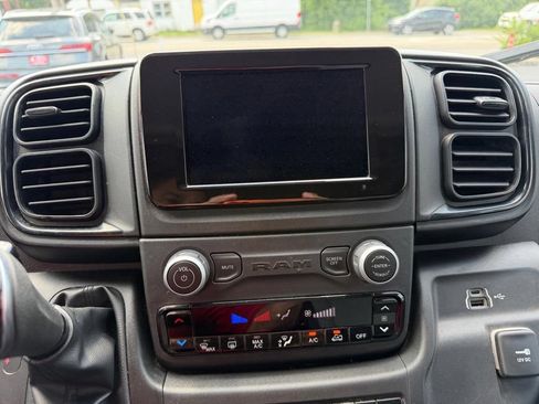 Used 2025 RAM ProMaster 2500 w/ Convenience Group FWD image 30