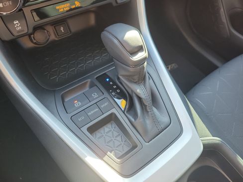 Used 2020 Toyota RAV4 XLE image 38