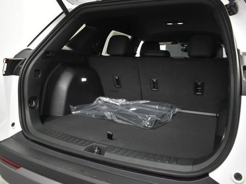 New 2026 Chevrolet Equinox LT w/ Convenience Package II FWD image 33