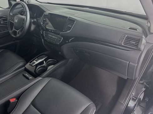 Certified 2020 Honda Pilot Touring image 32