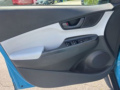 Used 2022 Hyundai Kona SEL FWD image 27