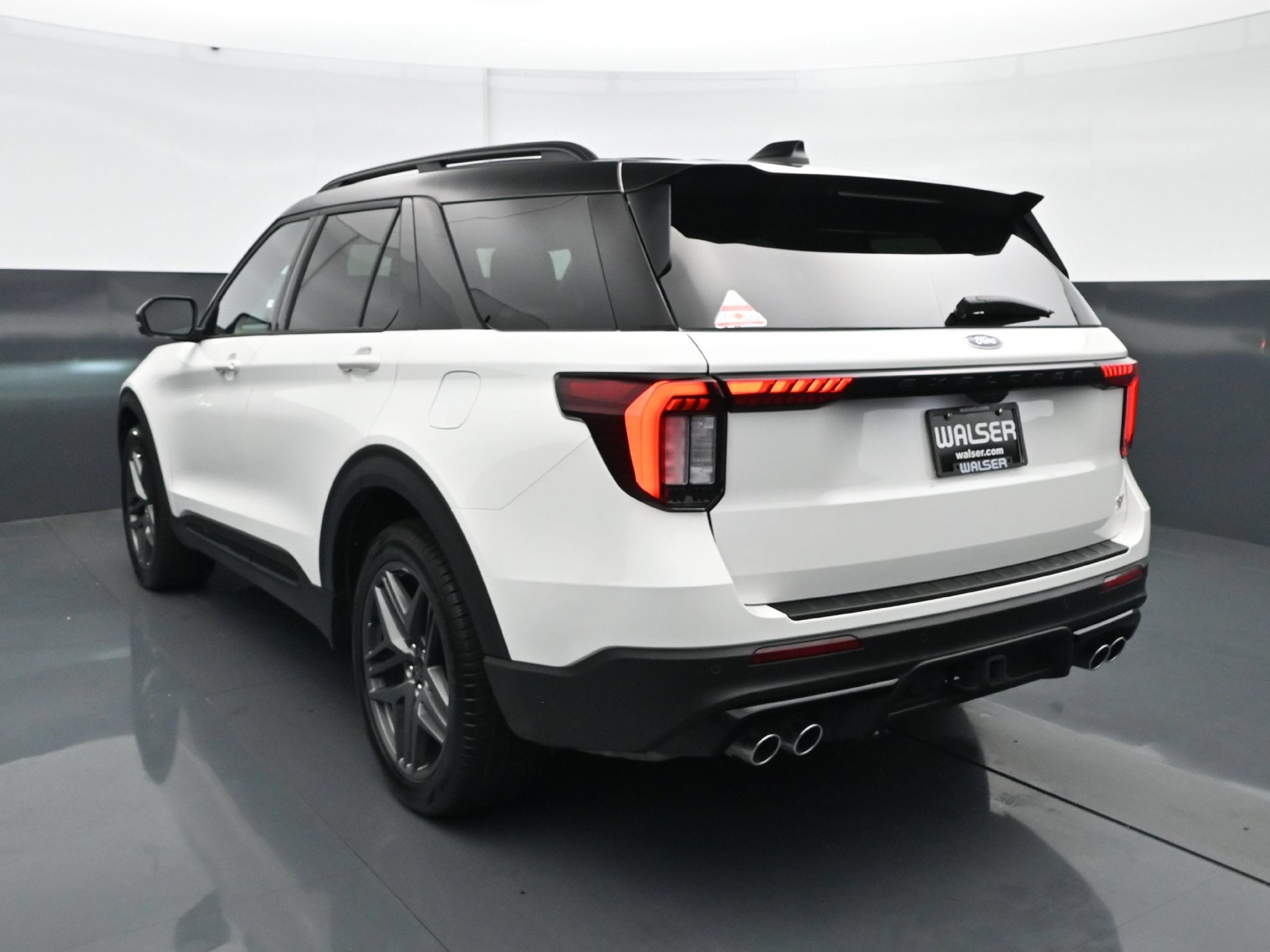 Used 2025 Ford Explorer ST w/ Sun And Sound Package AWD/4WD image 5