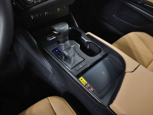 Used 2025 Lexus ES 350 w/ Premium Package FWD image 29