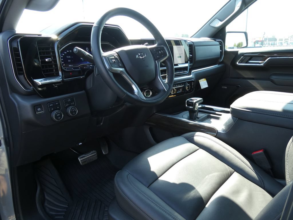 Used 2025 Chevrolet Silverado 1500 LT Trail Boss w/ Convenience Package II AWD/4WD image 23