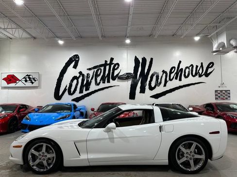 Used 2007 Chevrolet Corvette Coupe w/ Preferred Equipment Group RWD image 2