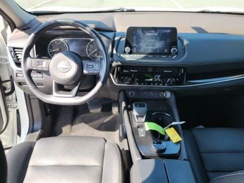 Used 2023 Nissan Rogue SL image 10