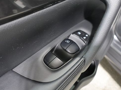 Used 2020 Nissan Rogue SV AWD/4WD image 14