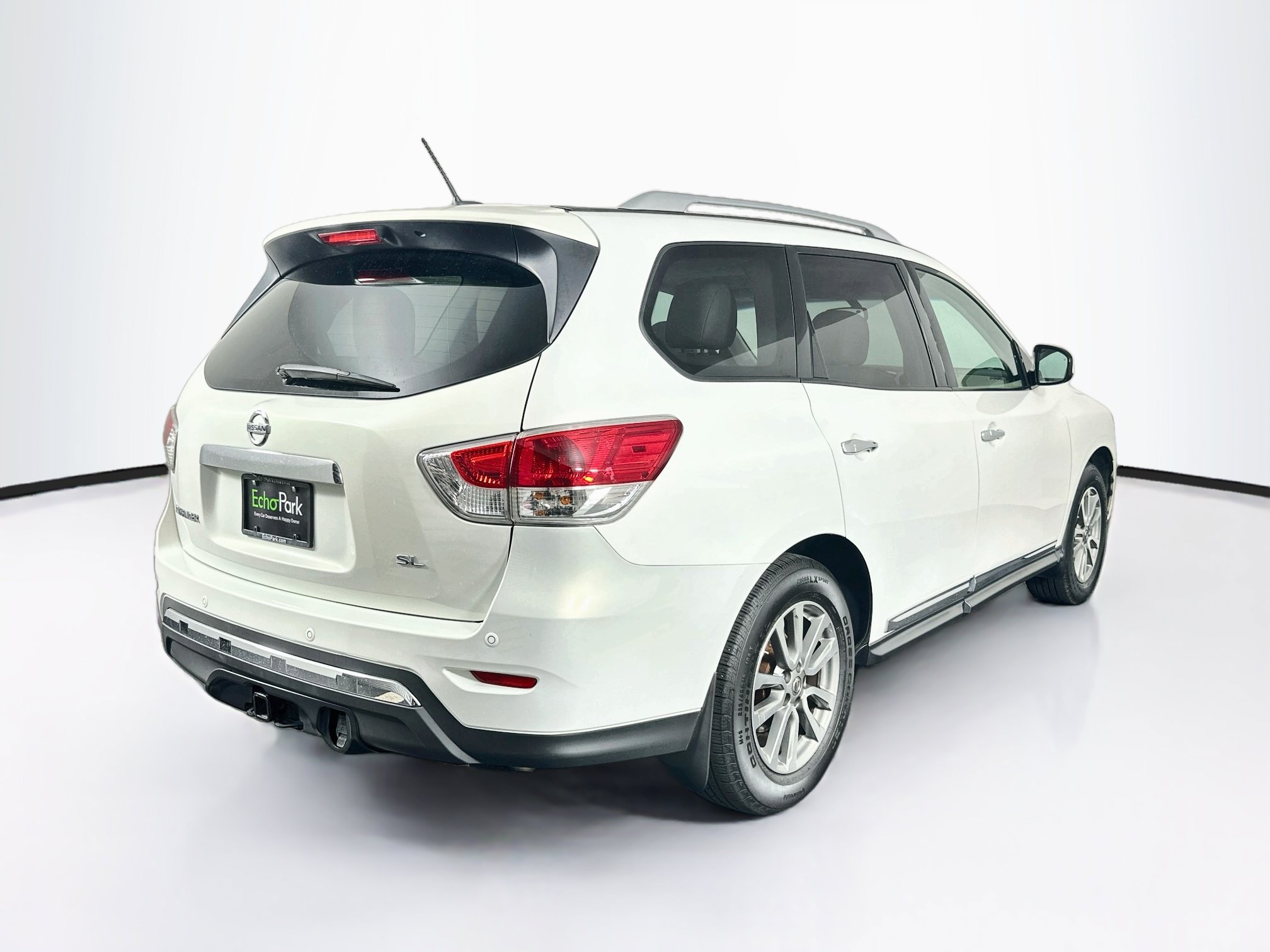 Used 2014 Nissan Pathfinder SL w/ SL Premium Package FWD image 9