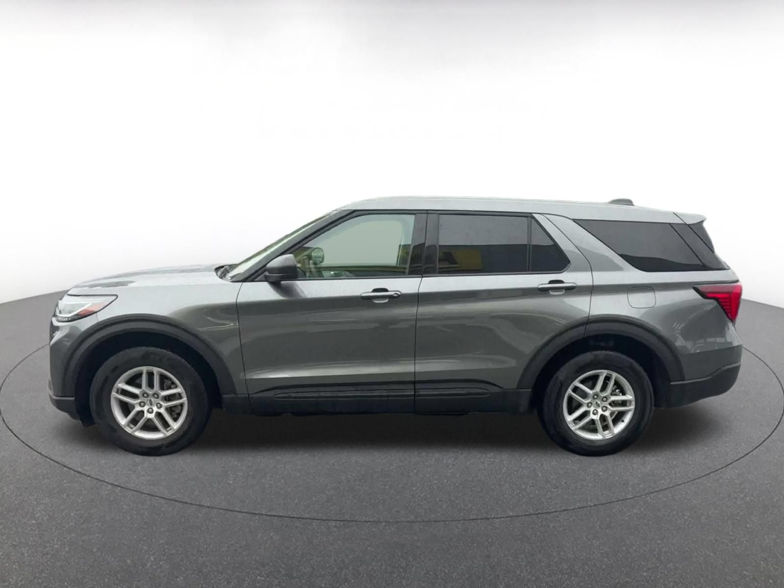 Used 2026 Ford Explorer Active AWD/4WD image 8
