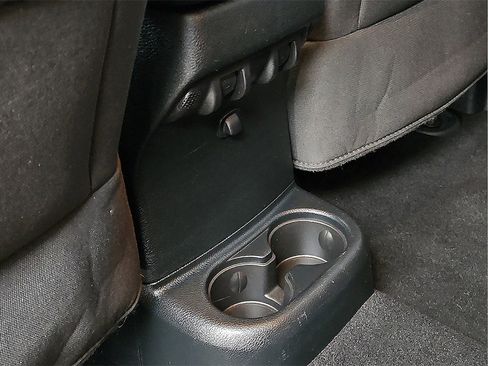 Used 2018 Jeep Wrangler Unlimited Sahara image 9