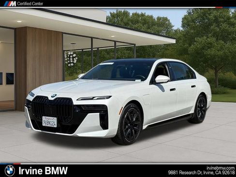 Used 2026 BMW 750e xDrive AWD/4WD image 1