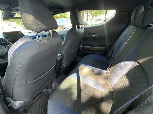 Used 2020 Toyota C-HR XLE FWD image 19