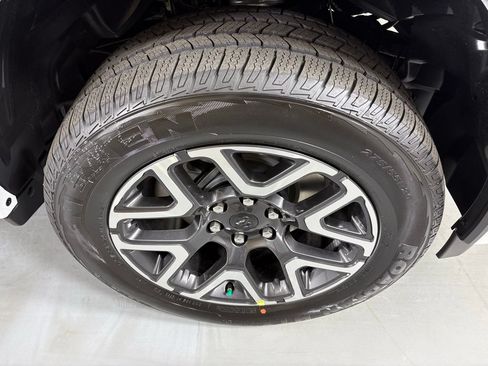New 2026 RAM 1500 Laramie AWD/4WD image 10