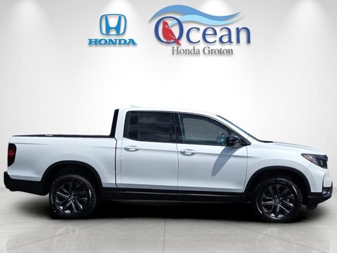 Used 2023 Honda Ridgeline Sport image 2