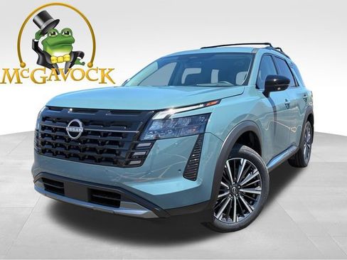 New 2026 Nissan Pathfinder Platinum FWD image 1