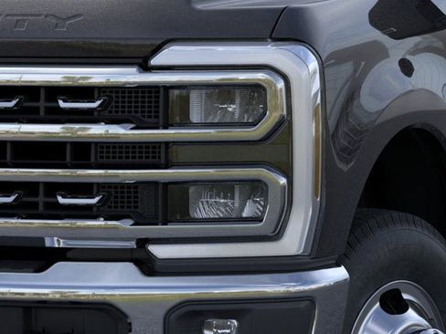 New 2026 Ford F350 4x4 Crew Cab DRW Super Duty image 18
