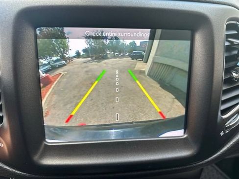 Used 2018 Jeep Compass Trailhawk AWD/4WD image 15