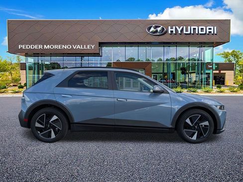 Used 2025 Hyundai Ioniq 5 SEL image 3