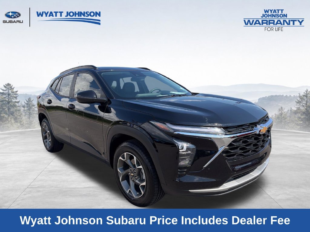 Used 2024 Chevrolet Trax LT FWD image 13
