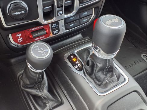 New 2026 Jeep Wrangler Unlimited Rubicon AWD/4WD image 13