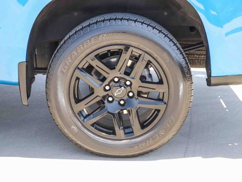 Used 2023 Chevrolet Silverado 1500 Custom AWD/4WD image 10