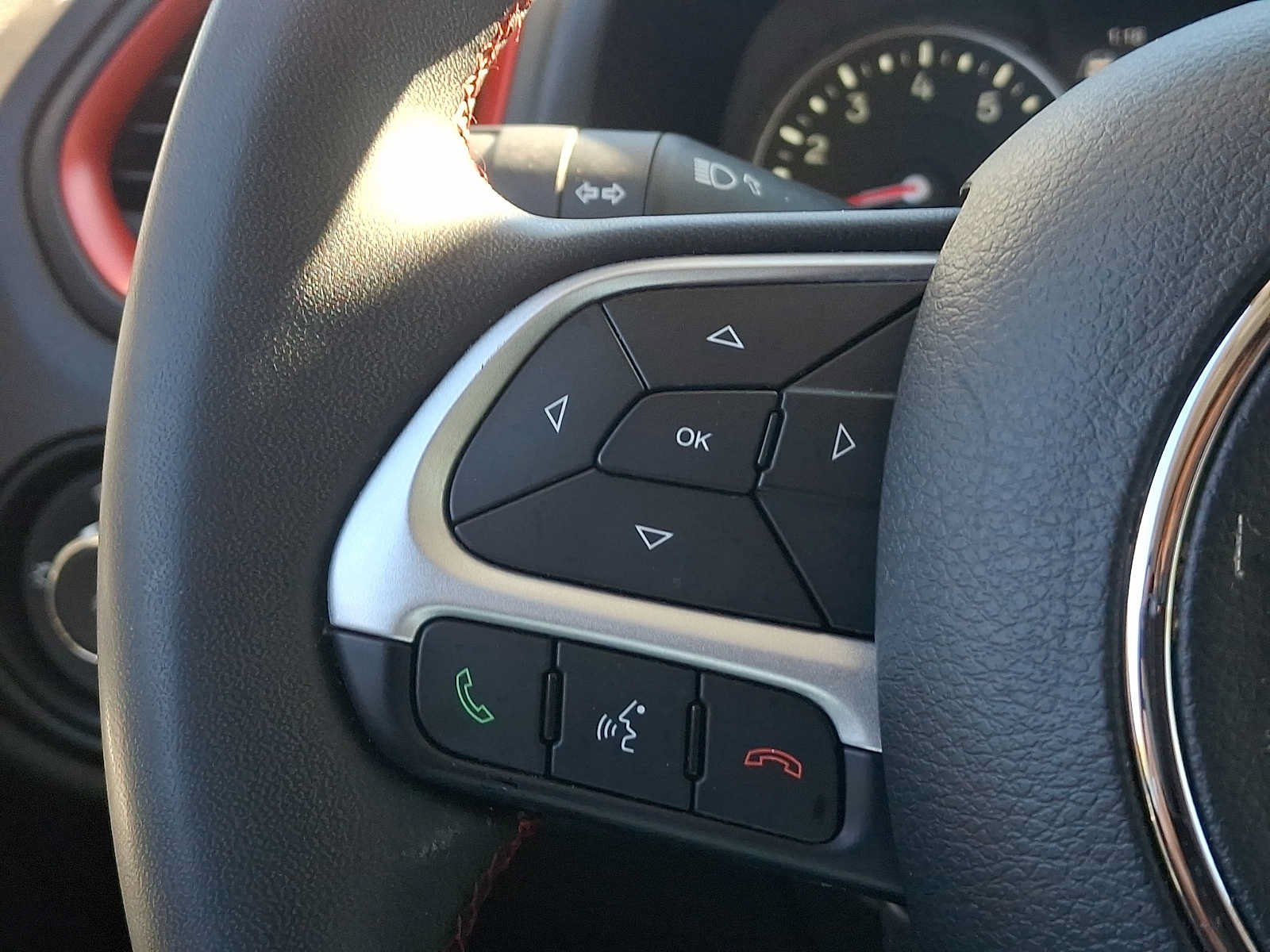 Used 2023 Jeep Renegade Trailhawk AWD/4WD image 21