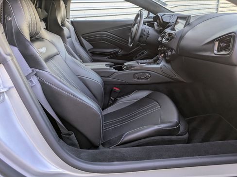 Used 2021 Aston Martin V8 Vantage Roadster image 28