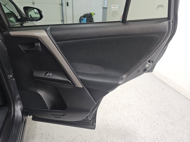 Used 2018 Toyota RAV4 LE w/ All Weather Liner Package AWD/4WD image 31