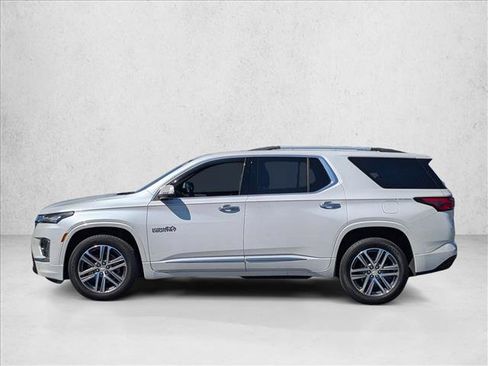 Used 2024 Chevrolet Traverse High Country FWD image 9
