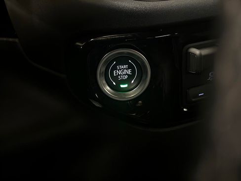 Certified 2025 Chevrolet Silverado 1500 LT image 29