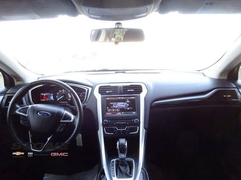 Used 2016 Ford Fusion SE image 23