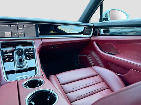 Used 2019 Porsche Panamera 4 image 25