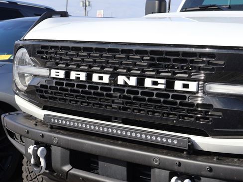 Used 2022 Ford Bronco Wildtrak image 2