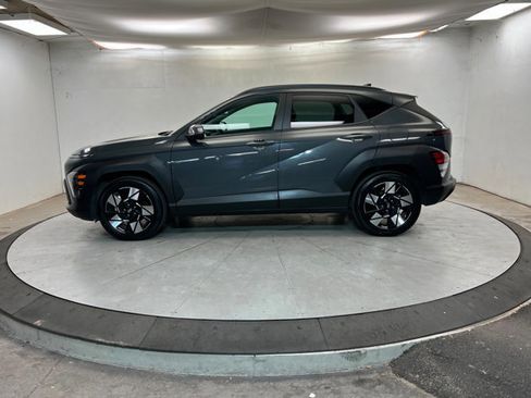 Used 2024 Hyundai Kona SEL image 2