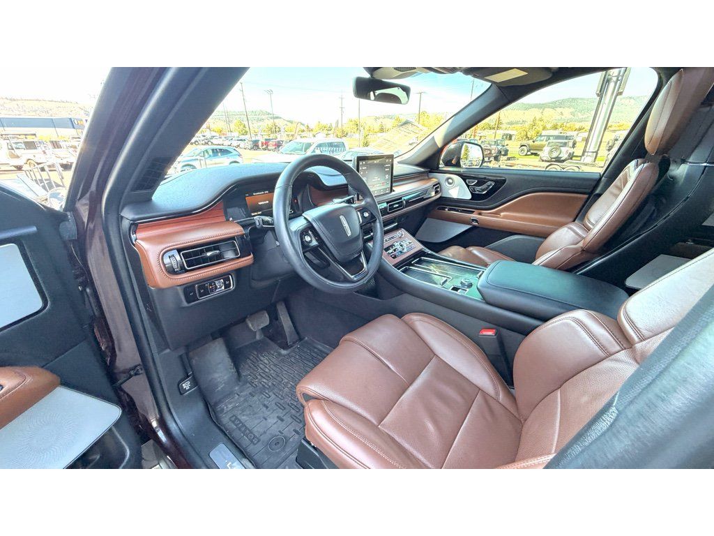 Used 2023 Lincoln Aviator Reserve w/ Equipment Group 201A RWD image 20